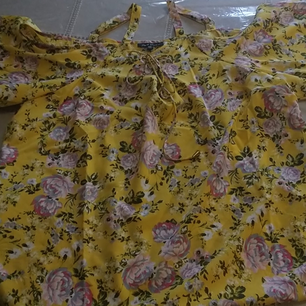 Im selling a blouse